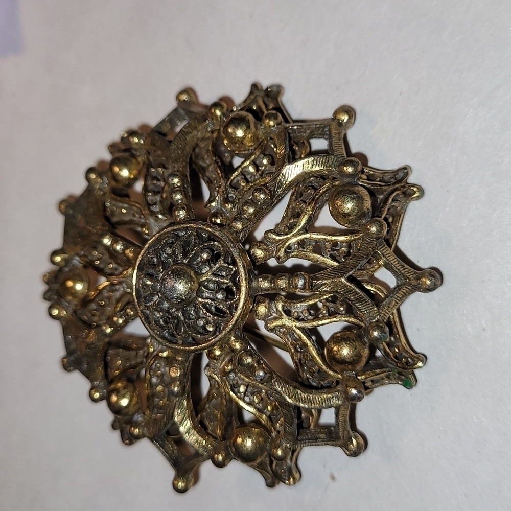 Vintage Hedy Stamped Brooch